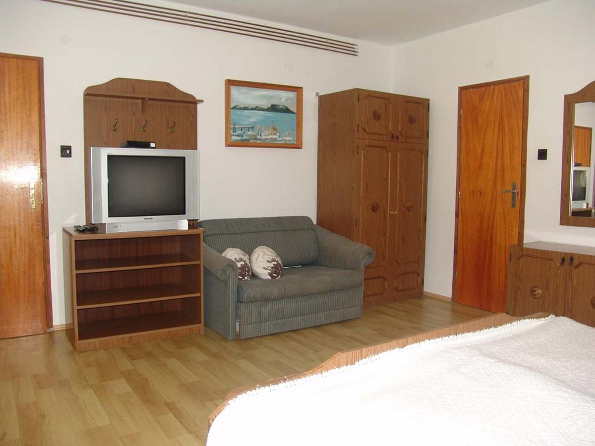 Eifert Haz Bed and Breakfast Balatongyörök Exteriör bild