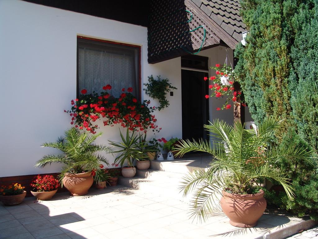 Eifert Haz Bed and Breakfast Balatongyörök Rum bild