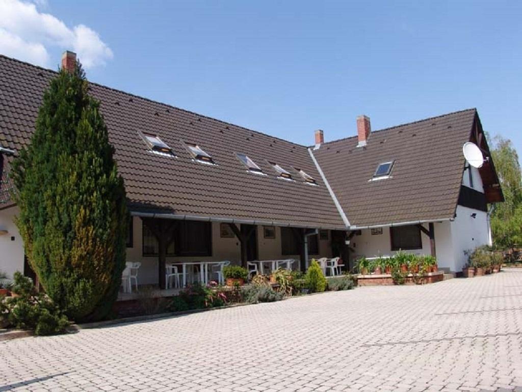 Eifert Haz Bed and Breakfast Balatongyörök Exteriör bild