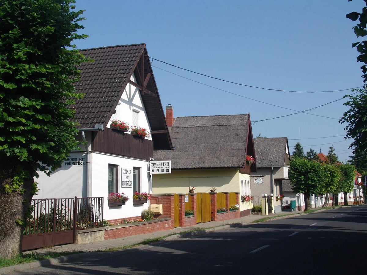 Eifert Haz Bed and Breakfast Balatongyörök Exteriör bild